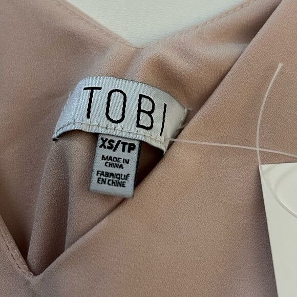TOBI Nude Light Tan Flowy Sleeveless Lined Camisole Top Size XS New with Tags - Picture 2 of 9